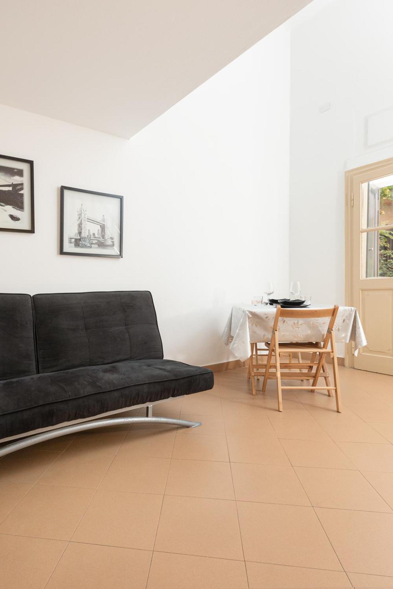 Cream Little Apartment - M1 - City Center — Photos 2